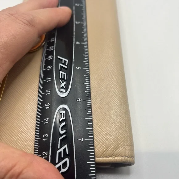 Salvatore Ferragamo long wallet. Beautiful condition. - Picture 11 of 12